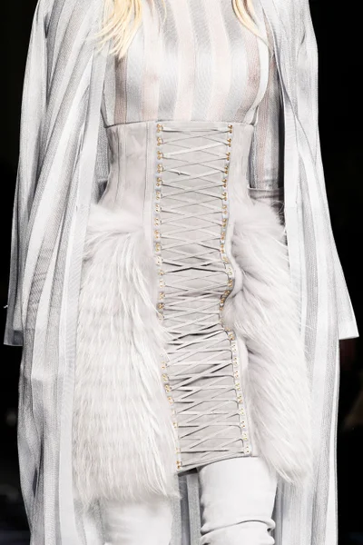 Look 1